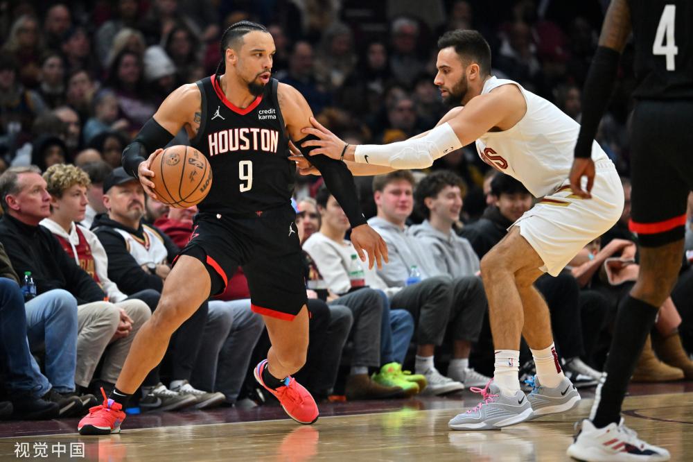 场出手七次 场出手七次