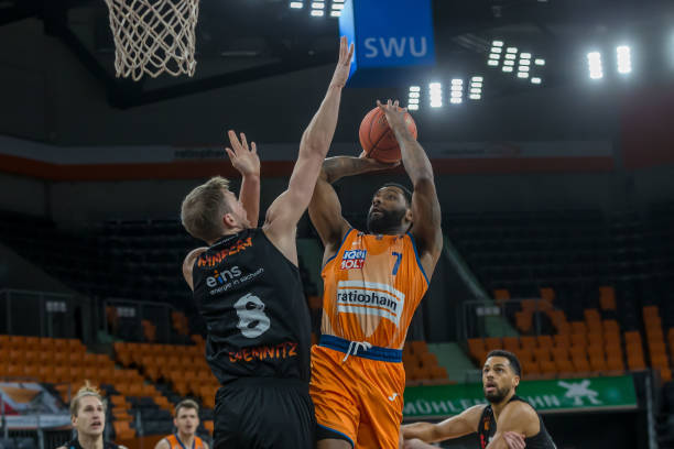 在讨论这场 在讨论这场